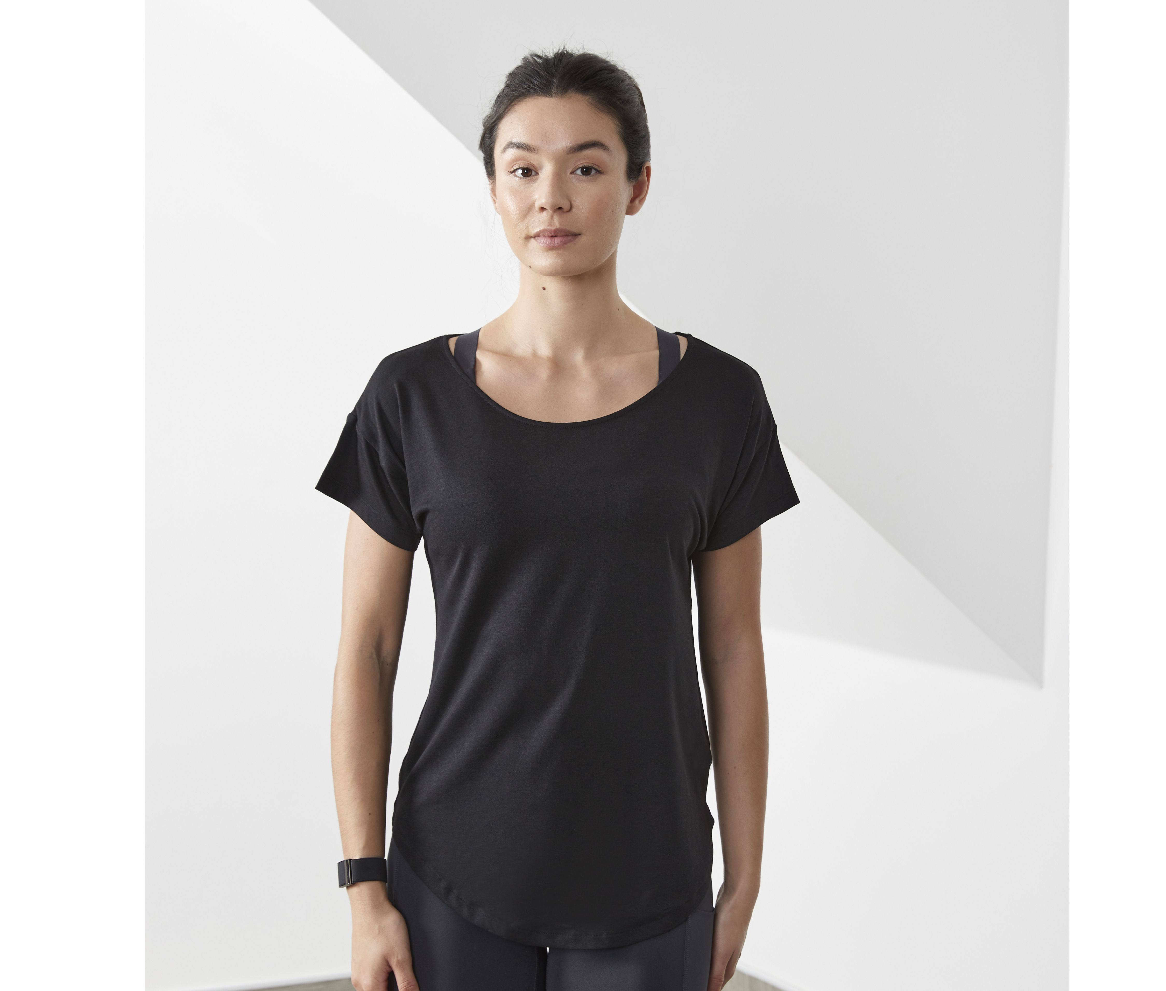 SCOOP NECK TEE